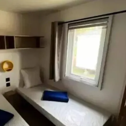 Rent this 2 bed house on Villeneuve-lès-Maguelone in Route de la Gare, 34750 Villeneuve-lès-Maguelone