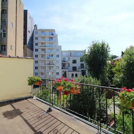 Rent this 4 bed apartment on Rue Félix Delhasse - Félix Delhassestraat 30 in 1060 Saint-Gilles - Sint-Gillis, Belgium