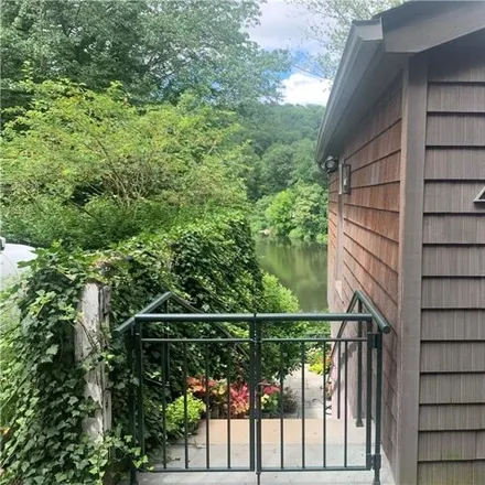 Rent this 1 bed apartment on 41 Lake Drive in Putnam Valley, NY 10537