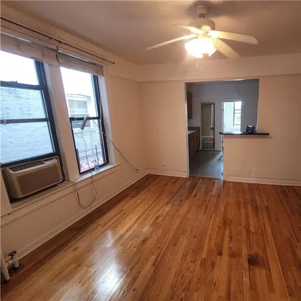 Rent this 3 bed townhouse on 4005 8th Avenue in New York, NY 11232