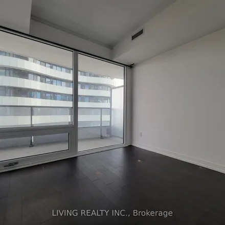 Image 3 - 39 Wood Street, Old Toronto, ON M4Y 1B7, Canada - Apartment for rent