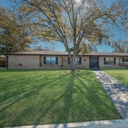 Image 3 - 373 Edgehill Drive, Pleasanton, TX 78064, USA - House for sale