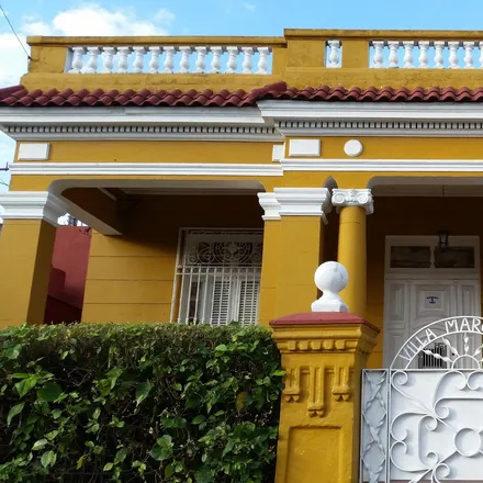 Rent this 3 bed house on Santos Suárez