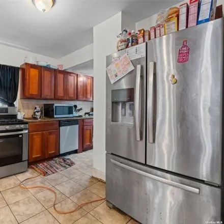 Image 7 - 145-11 106th Avenue, New York, NY 11435, USA - House for sale
