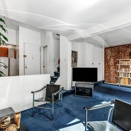 Image 2 - 179 East 78th Street, New York, NY 10075, USA - Condo for sale