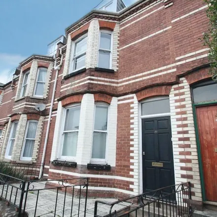 Rent this 6 bed townhouse on 83 Magdalen Road in Exeter, EX2 4TF