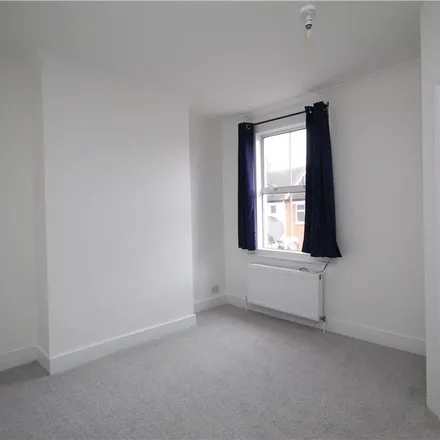 Image 2 - South Norwood Primary, 34 Crowther Road, London, SE25 5QP, United Kingdom - Apartment for rent