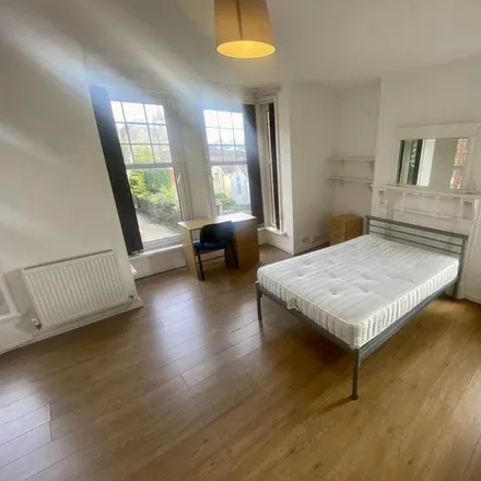 Rent this 6 bed room on 9 Bernard Street in Swansea, SA2 0HU