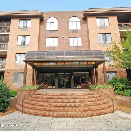 Buy this 2 bed apartment on 120 Wellington Court in New York, NY 10314