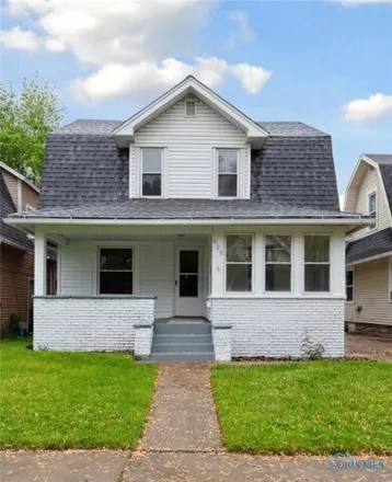 Buy this 3 bed house on 656 Nicholas Street in Toledo, OH 43609