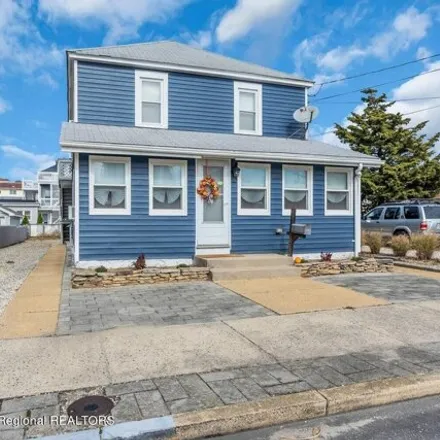 Rent this 4 bed apartment on 66 Farragut Avenue in Seaside Park, NJ 08752