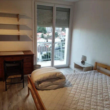 Rent this 3 bed room on 28 Chemin de Hérédia in 31500 Toulouse, France