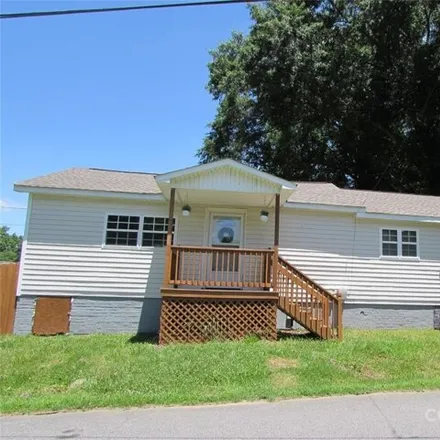Rent this 3 bed house on 890 Academy Street in Kannapolis, NC 28081