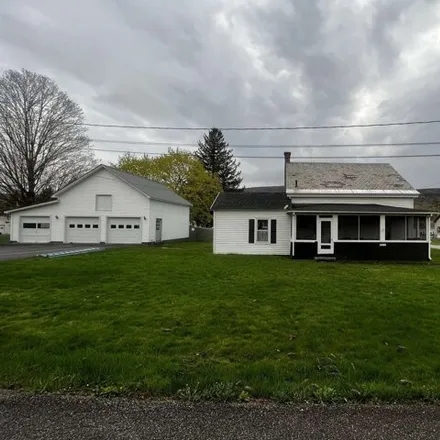 Buy this 3 bed house on 69 Elm Street in Wallingford, Rutland County