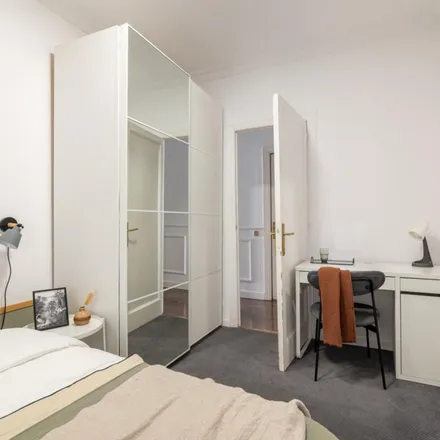 Image 7 - Carrer de Balmes, 327, 08006 Barcelona, Spain - Apartment for rent
