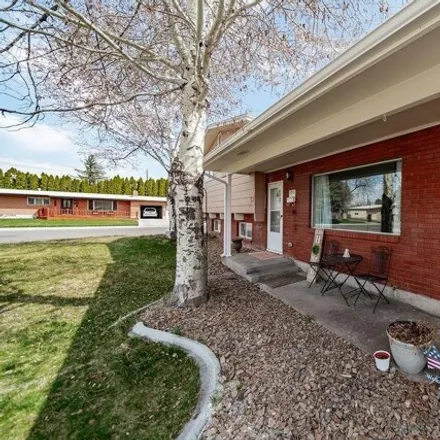 Image 3 - 1118 Hemlock Street, Idaho Falls, ID 83401, USA - House for sale