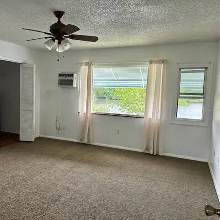Image 8 - 6959 Edgewater Drive, New Port Richey, FL 34652, USA - Apartment for sale