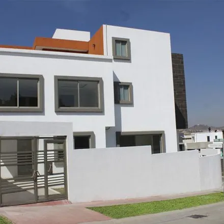 Buy this 4 bed house on Boulevard Hernán Cortés 99 in Lomas Verdes 6ta Sección, 53126 Naucalpan de Juárez