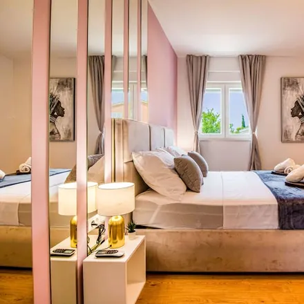 Rent this 6 bed house on 21212 Grad Kaštela