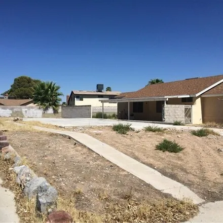 Image 2 - 7330 Empress Drive, Spring Valley, NV 89147, USA - House for rent