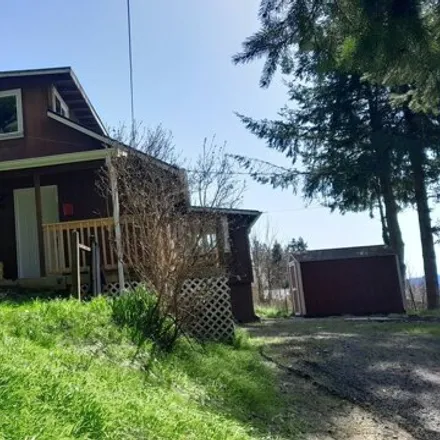 Buy this 2 bed house on 883 East 11th Street in Coquille, Coos County