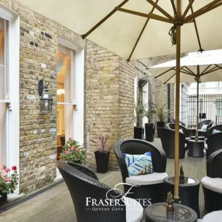 Image 4 - Fraser Suites Queens Gate, 39b Queen's Gate Gardens, London, SW7 5RR, United Kingdom - Apartment for rent