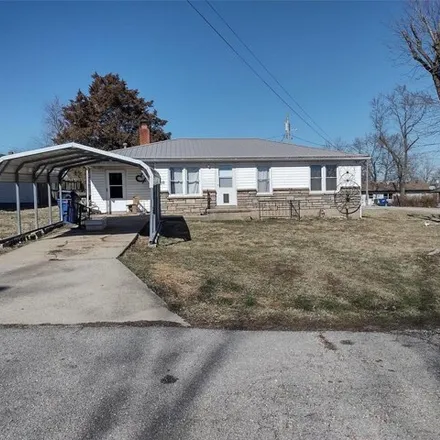 Buy this 2 bed house on 79 South Holman Street in Salem, MO 65560