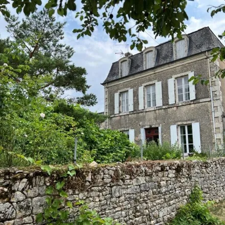 Buy this 4 bed townhouse on 4 Rue des Fontaines in 16700 Ruffec, France