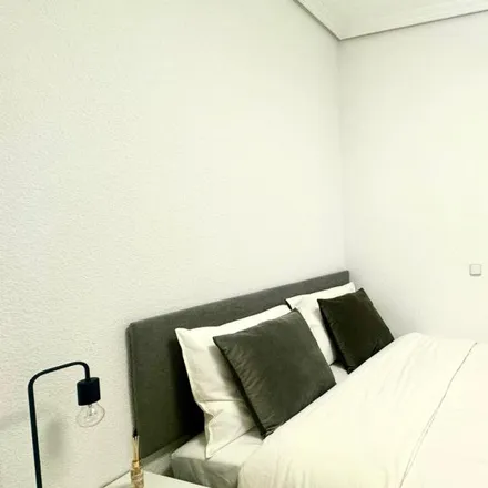 Rent this 6 bed room on Calle de Cea Bermúdez in 33, 28003 Madrid