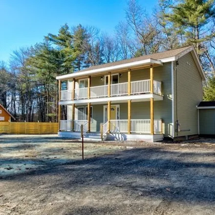 Image 3 - 79 Showell Pond Road, Sandown, Rockingham County, NH 03873, USA - House for sale