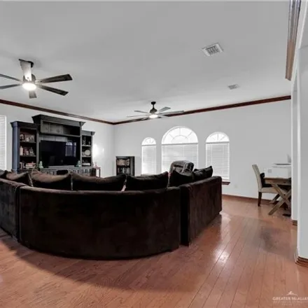 Image 6 - 3421 San Clemente, Mission, TX 78572, USA - House for sale