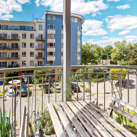 Rent this 1 bed room on Pinnacle House in Boulevard Drive, London