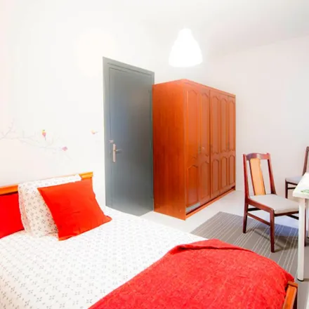 Image 3 - Residencia Blas de Otero, Calle Cortes / Gorte kalea, 48008 Bilbao, Spain - Apartment for rent