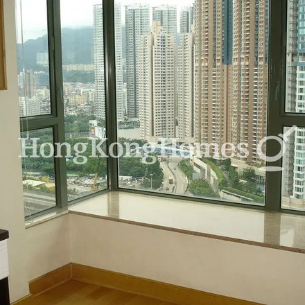 Image 3 - China, Hong Kong, Kowloon, Tai Kok Tsui, Hoi Fai Road, Tower 2 - Apartment for rent