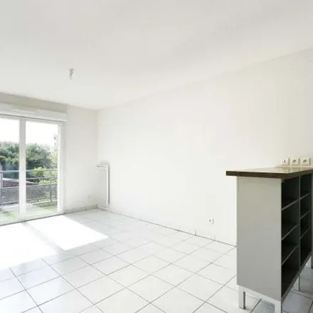 Image 2 - 14 Rue Roger Salengro, 59540 Caudry, France - Apartment for rent