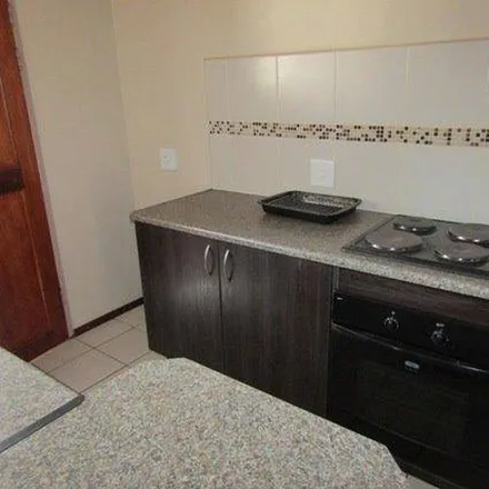 Rent this 1 bed apartment on unnamed road in Rossmore, Johannesburg