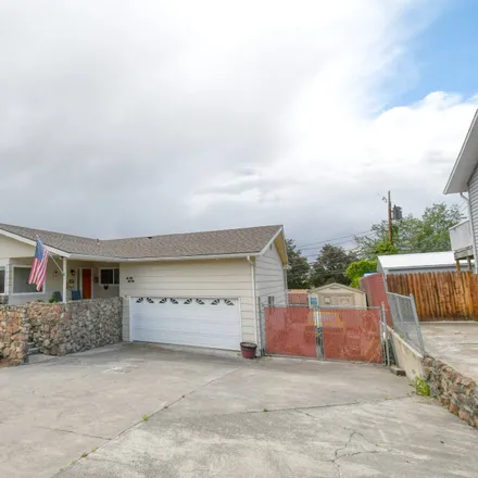 Buy this 4 bed house on 1313 Southwest 23rd Street in Pendleton, OR 97801