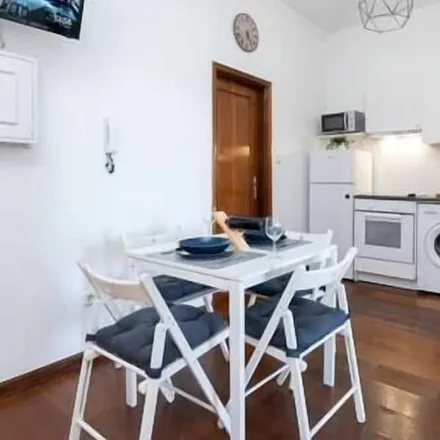 Rent this 3 bed apartment on Porto