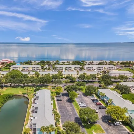 Buy this 1 bed condo on 5052 Starfish Drive Southeast in Saint Petersburg, FL 33705