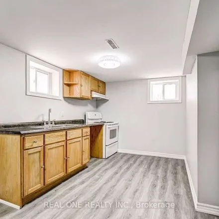 Image 3 - 107 Galloway Road, Toronto, ON M1E 1W7, Canada - Apartment for rent