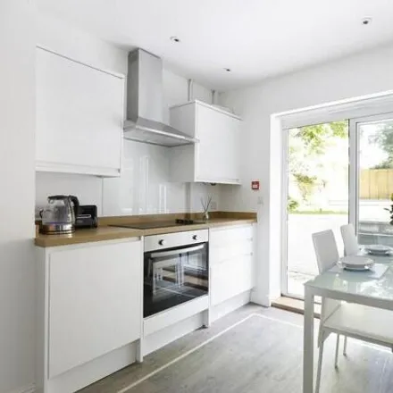 Image 2 - Cromwell Road, Hove, BN3 3ET, United Kingdom - Apartment for rent