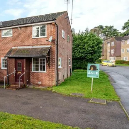 Buy this 1 bed house on Crofton Close in Bracknell Forest, RG12 0UT