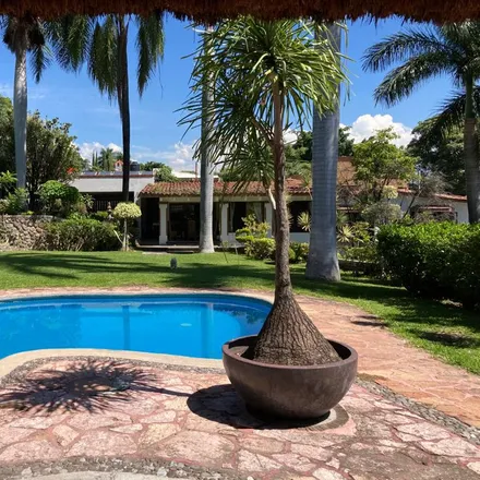 Rent this studio house on Calle Tingüindín in 62050 Cuernavaca, MOR