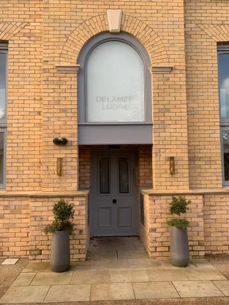 Image 1 - Altrincham Grammar School for Girls, Cavendish Road, Altrincham, WA14 2NL, United Kingdom - Townhouse for rent