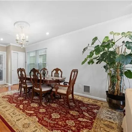 Image 5 - 1577 East 46th Street, New York, NY 11234, USA - House for sale