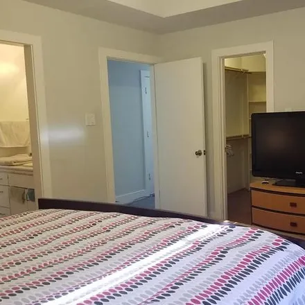 Rent this 1 bed room on 1007 Boundary Street in Houston, TX 77009