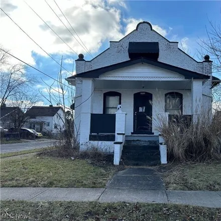 Image 1 - 3906 East 136th Street, Cleveland, OH 44105, USA - House for sale