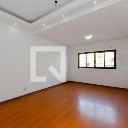 Rent this 3 bed house on Avenida Benjamim Harris Hunnicutt in Vila Rio, Guarulhos - SP