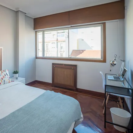 Rent this 6 bed room on Avenida de Menéndez Pelayo in 95, 28007 Madrid