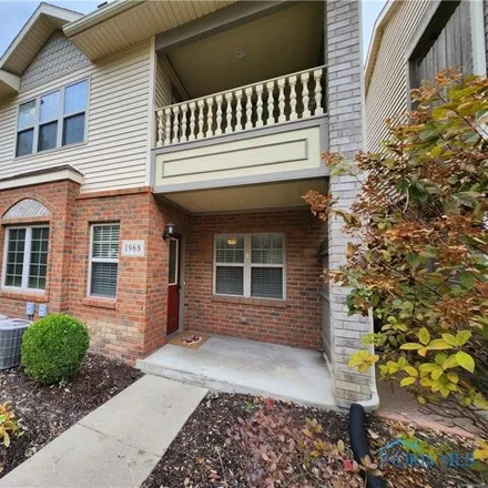 Buy this 2 bed condo on 1903 Devinci Drive in Toledo, OH 43615